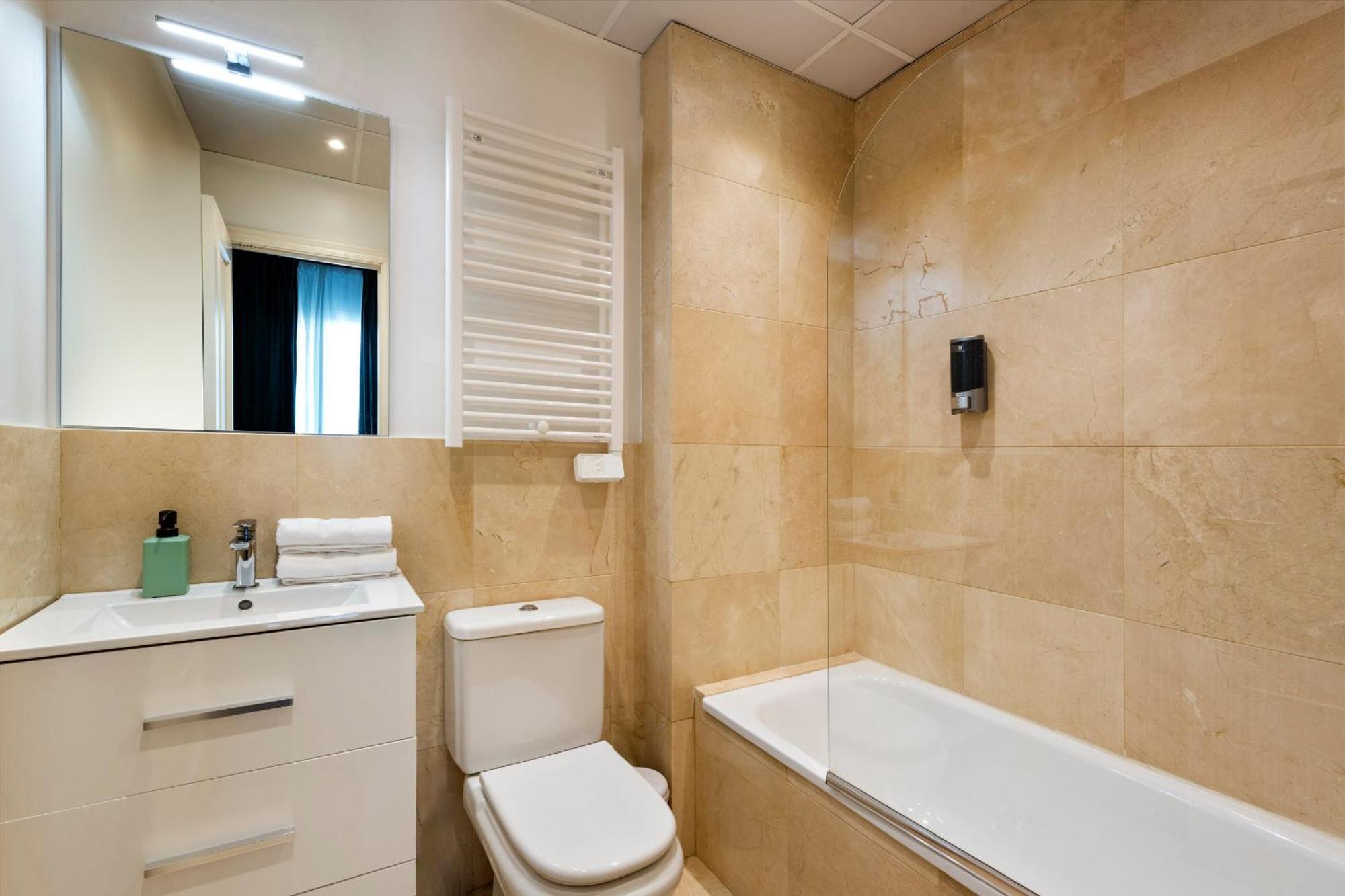 Misterhost Santiago Centrico Y Acogedor Con Piscina - Casco Historico Apartment Seville Luaran gambar